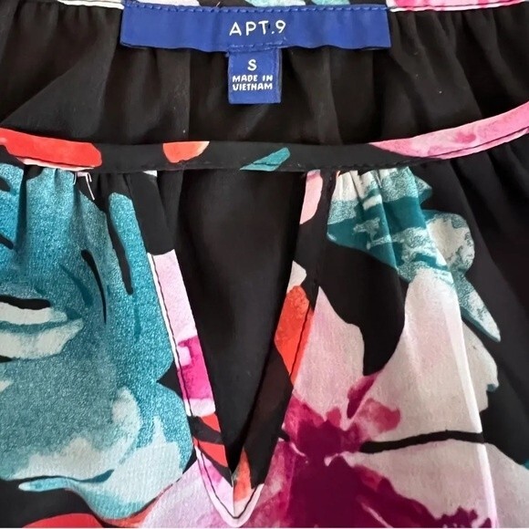 Apt 9 black layered flounce sleeve tropical floral top size small - Picture 5 of 6